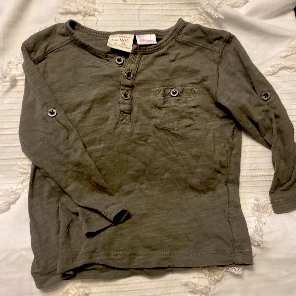 Boys size 12-18 month Zara long sleeve Henley T-shirt grey